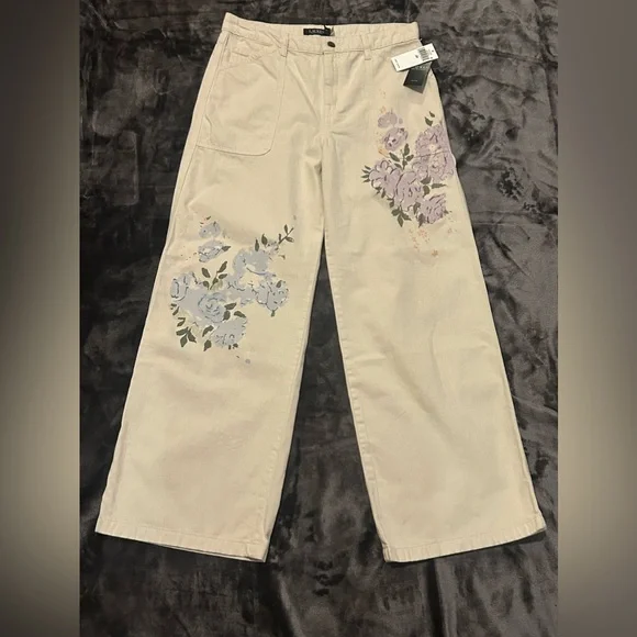 Lauren Ralph Lauren
Petite Floral High Rise Wide Leg Jeans size 10P - Picture 8 of 16